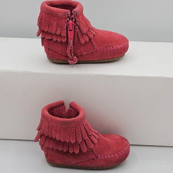 Minnetonka pink suede double Fringe baby booties size 2 - Picture 16 of 16